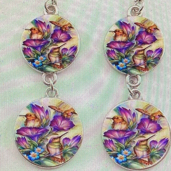 NWOT - Trendy Retro French Hummingbird Glass Drop Charm Fashion Pierced Earrings - Picture 6 of 13